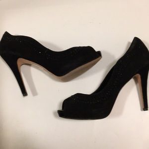 WHBM NWOT Suede Heels